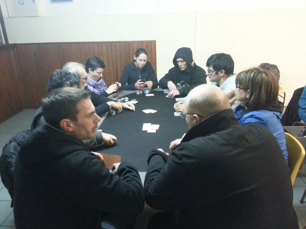 Atomic poker