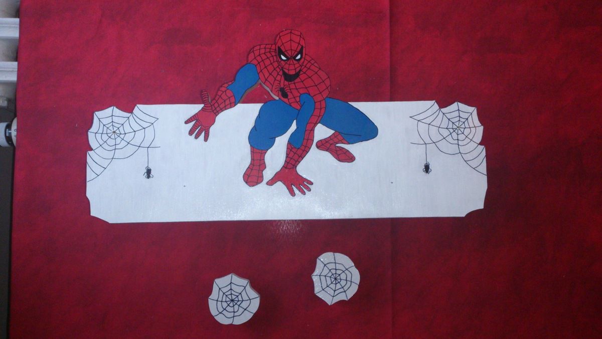 Porte manteau Spiderman - L'atelier du bois de Jean-François