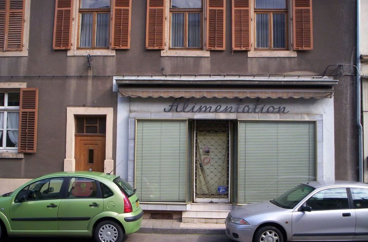 N° 8 rue Foch à Algrange - Cordonnerie - Boulangerie-Pâtisserie - Alimentation - Habitation
