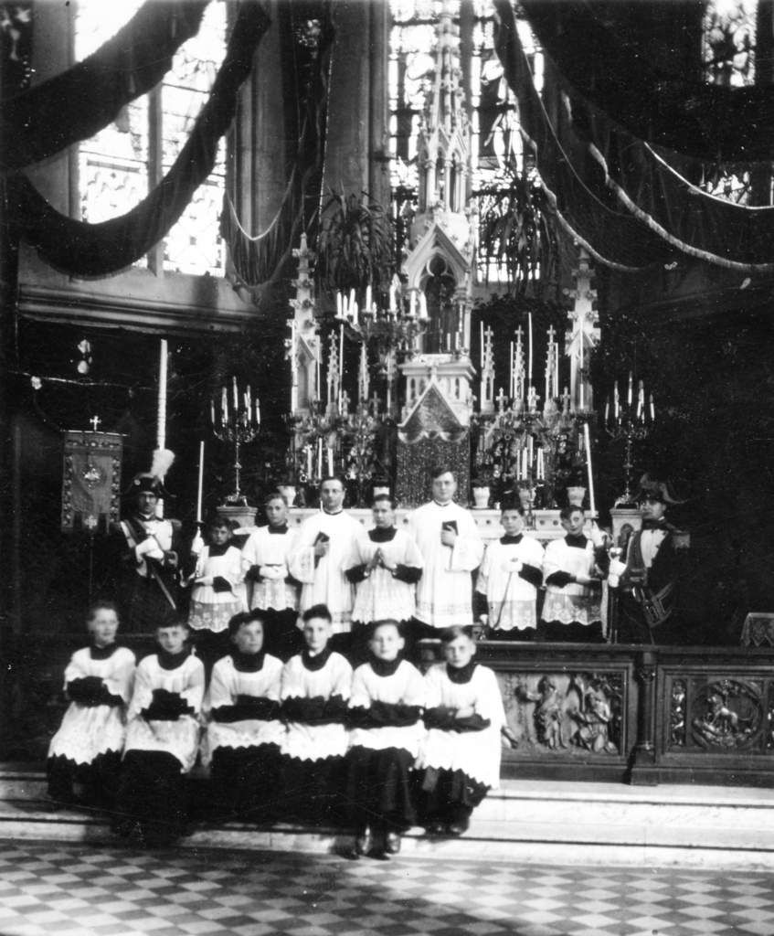 Les prêtres en 1938 et décès du curé FEY