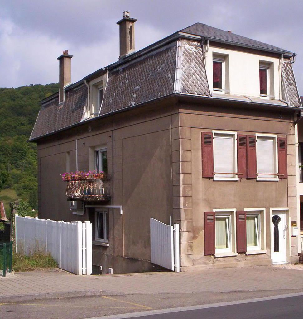 N° 83 rue Clemenceau à Algrange - Ferblantier - Chauffage et Sanitaire - Combustibles - Docteur