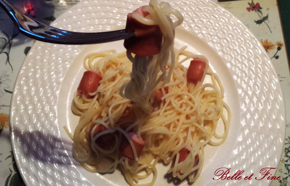 Spaghettis aux knackis : Recette de Spaghettis aux knackis