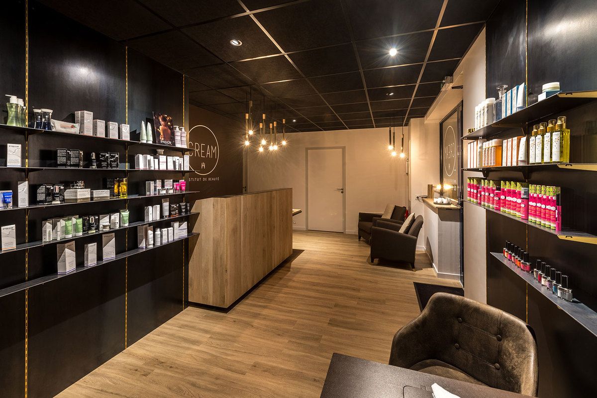 La crème de beauté blanchissant non les chers