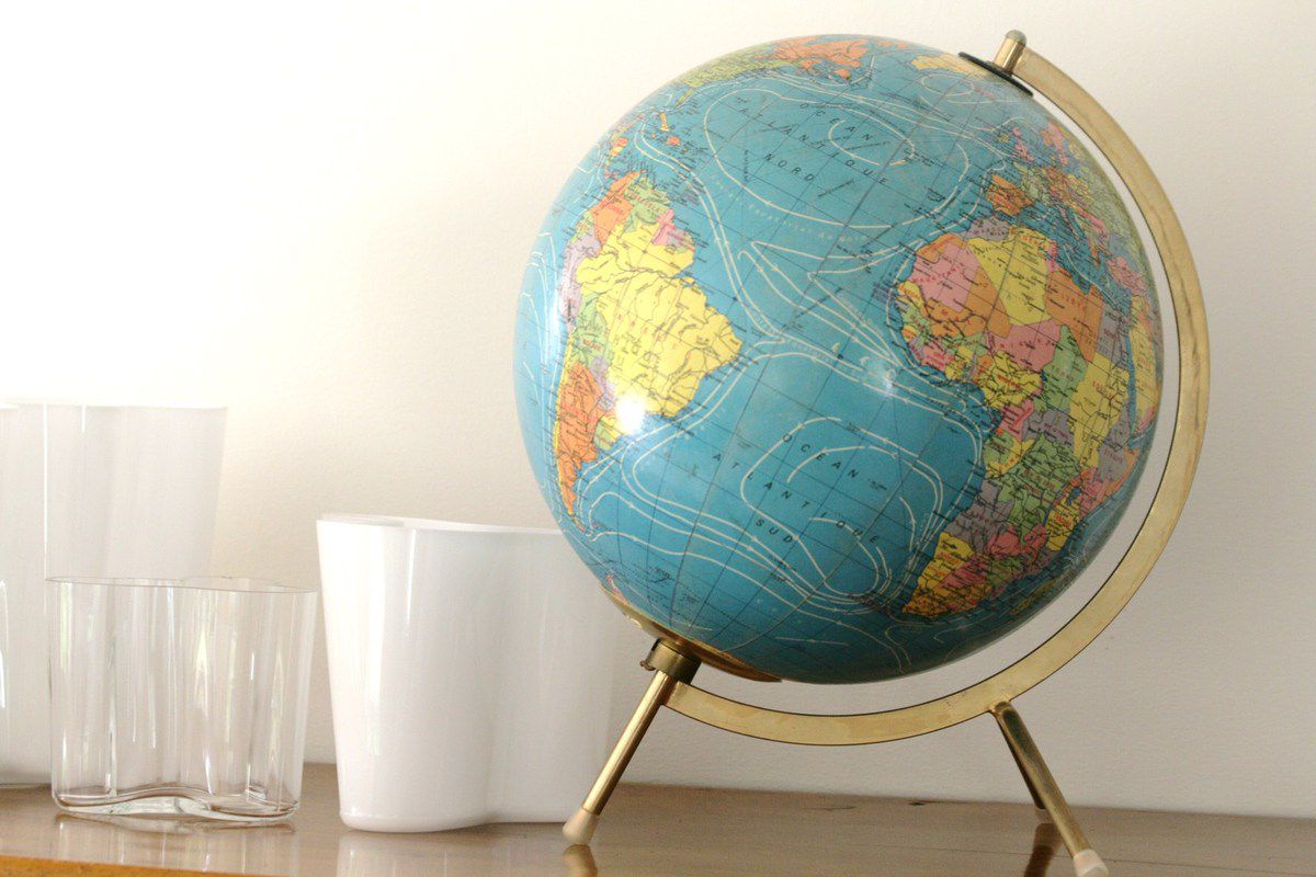 Globe terrestre tripode doré Années 60 - Vintage 