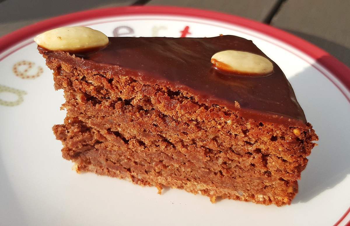 Gâteau moelleux au chocolat et aux amandes - Les recettes de Virginie