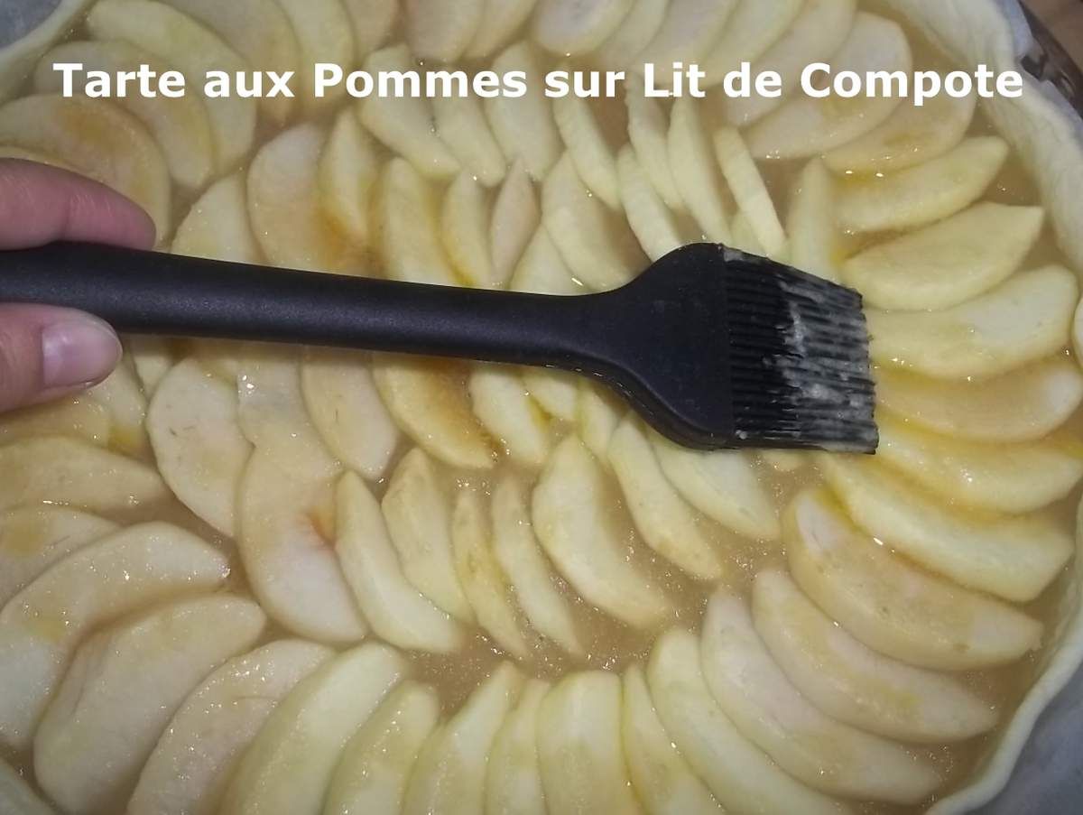 Un Tour en Cuisine #393 - Tarte aux Pommes sur Lit de Compote
