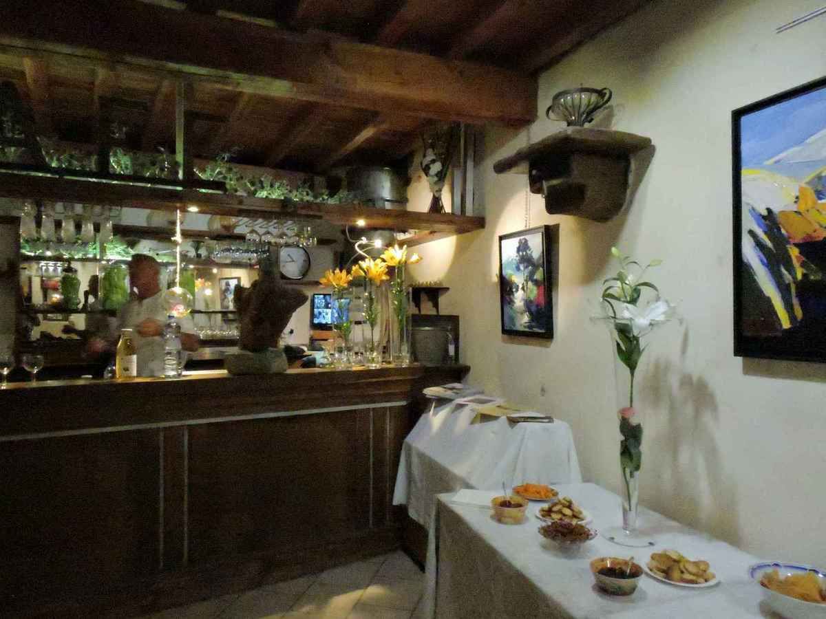 Serres, santonnière fabienne pardi l'estrangiè e li santoun