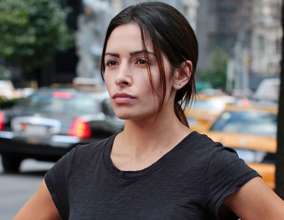 Sarah Shahi officiellement de retour dans la saison 5 de "Person of Interest" sur CBS