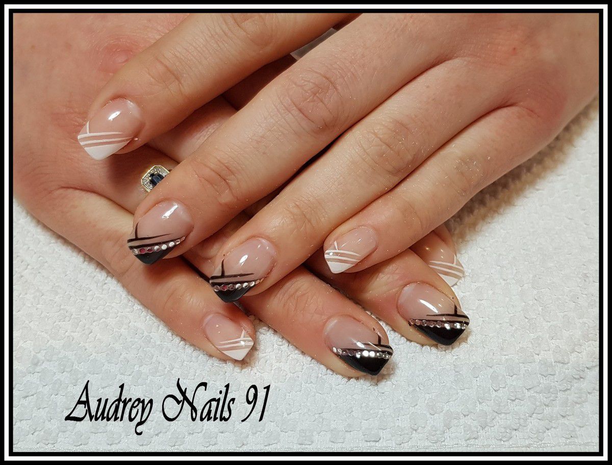 7. Black and White Strass Nail Art - wide 7
