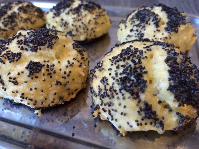 Amaretti au gruyère râpé et pavot