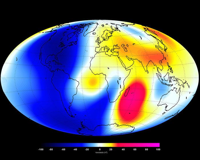 Evolution du champ magnétique terrestre de janvier à juin 2014. En rouge les zones où il se renforce, en bleu où il s'affaiblit ESA/DTU Space Source : notre-planete.info,
