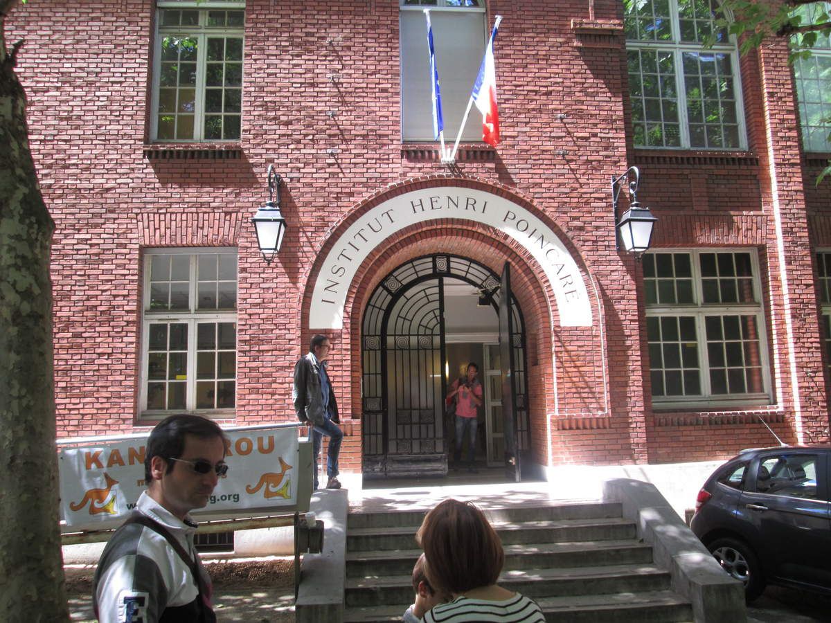 Réception des élèves à l'Institut Henri Poincaré à Paris