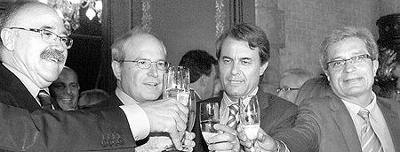 España: Piensa el jefe del estado F6º comparecer ante los españoles para darnos su opinión sobre los acontecimentos-cada vez mas graves- que suceden un dia si y otro también