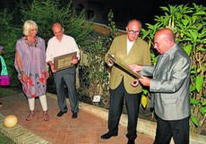 Teofila Martínez y su maromo "Santi" ¡¡Hoteles en Cádiz!! Y ¡Olé!