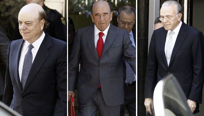ESPAÑA: Los gobiernos de la Comunidad de Madrid presididos por : Joaquin Leguina, Alberto Ruiz Gallardón, Esperanza Aguirre y Cristina Cifuentes - tienen que ser investigados - procesados y encarcelados si procede - Son presuntisimos - Nos han chupado la sangre durante mas de 30 años - El saqueo en la CAM puede superar los 500.000 millones de euros - Solo en Caja Madrid-Bankia han robado mas de 100.000 millones de euros - Si sumamos lo robado en Valencia - Andalucia - Cataluña - CLM - Extremadura - Ceuta y Melilla - Canarias...etc - La deuda publica "oficial" - nos dicen que es de un billón de euros - La verdad sin maquillaje - pasa de los dos billones - ¿Los culpables del saqueo? - Los 450.000 politicos que sufrimos - Multiplicados por una media de tres de familia...Los hechos están mas que claros