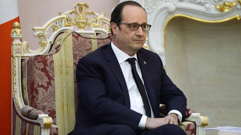 Le président français François Hollande lors de sa rencontre avec Vladimir Poutine à Erevan 