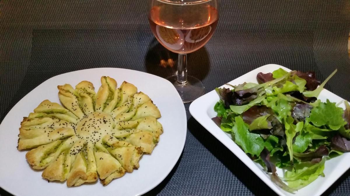 ROSACES FEUILLETEES CRABE-AVOCAT / TOMATE-AVOCAT
