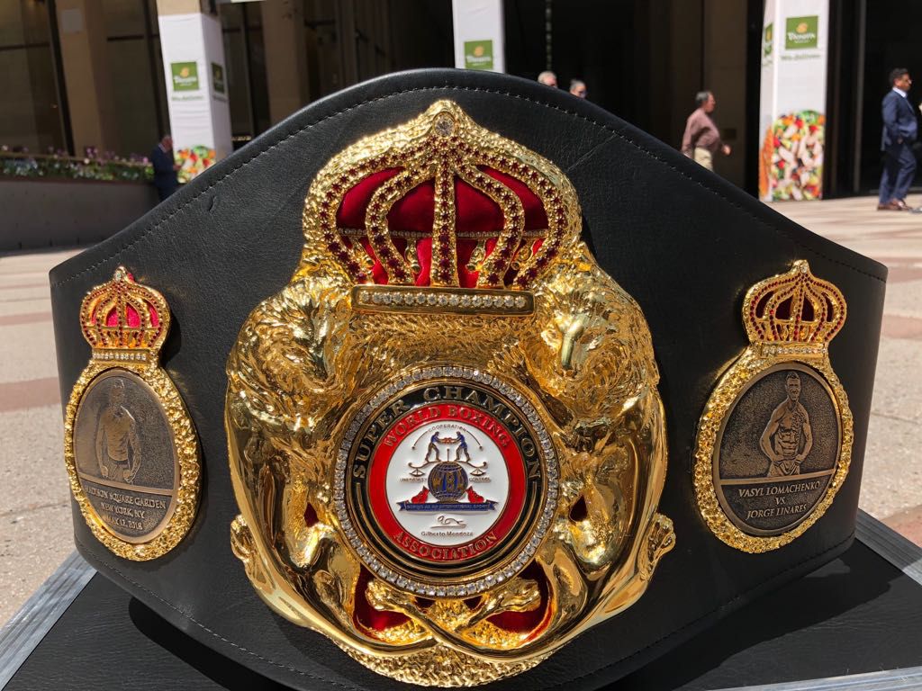 Les boxeurs se voient récompensés d'une ceinture lorsqu'ils remportent un  titre. Pourquoi ? - boxeanglaisenews2014.over-blog.com