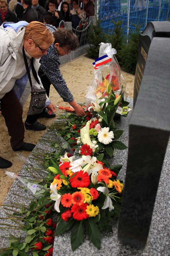 Caper Bourgogne : inauguration de deux stèles en hommage aux victimes du travail et de l'amiante