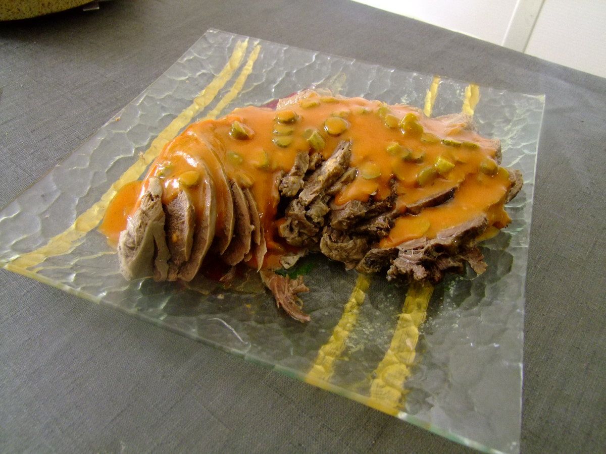 Langue de boeuf à la sauce tomate aux cornichons Au pays de Jeanne