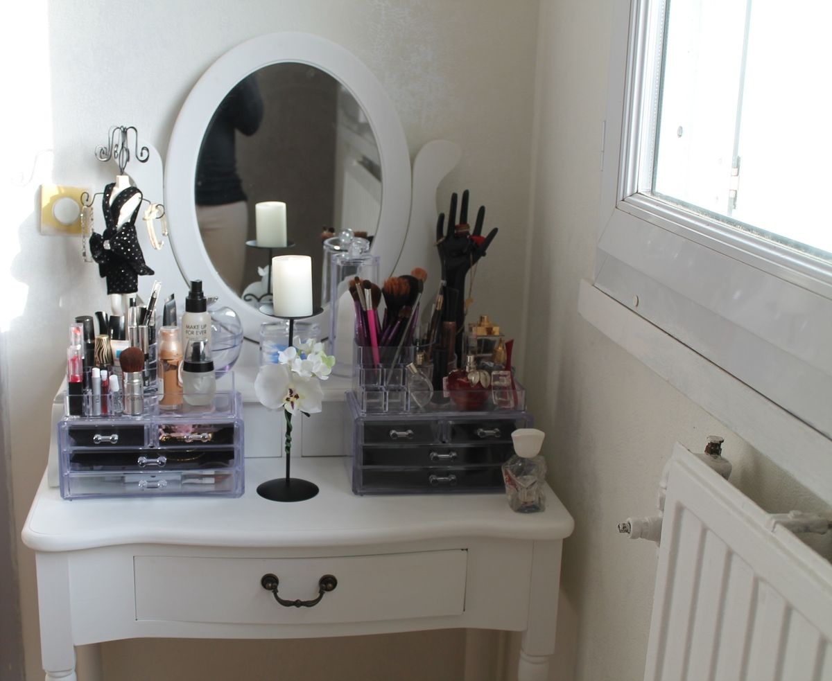 Ma coiffeuse et rangement make-up - Afro-Coton