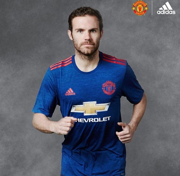 OFFICIEL : MANCHESTER UNITED MAILLOT EXTERIEUR 2016/2017  www 