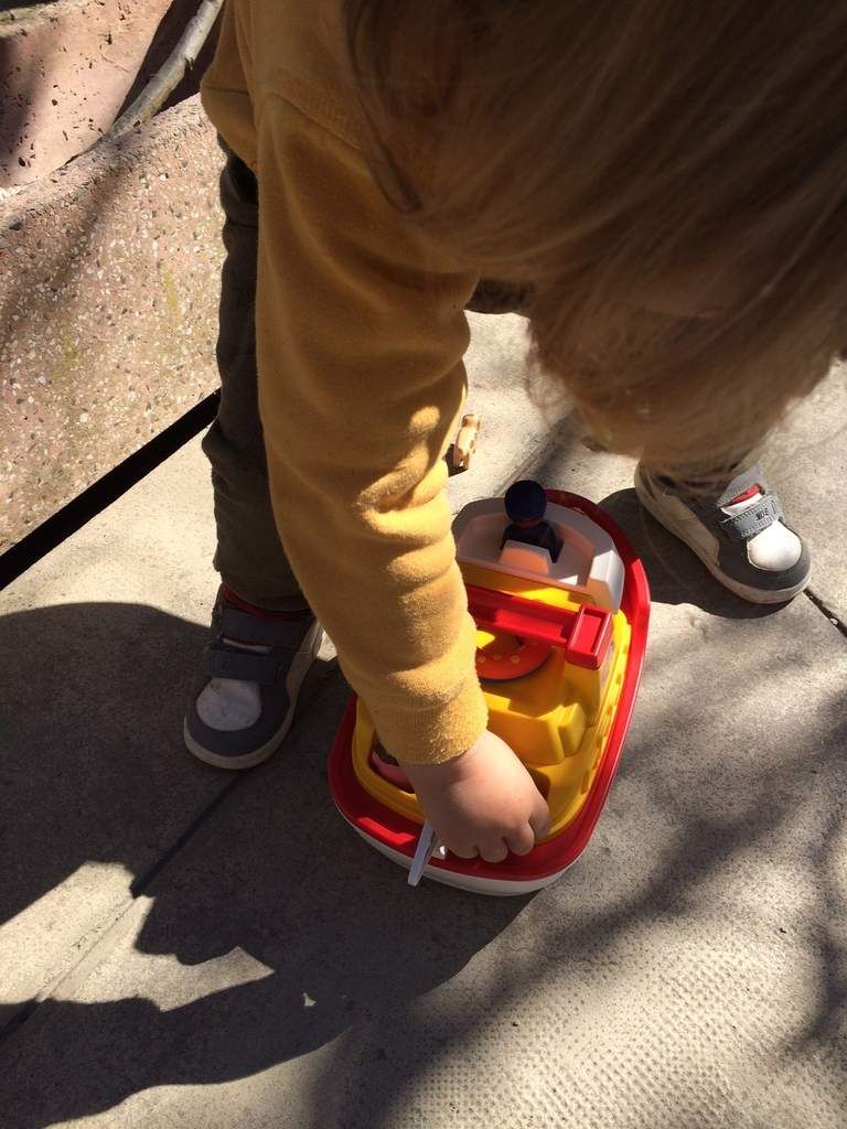 En avant les histoires avec le navire transportable Playmobil 123