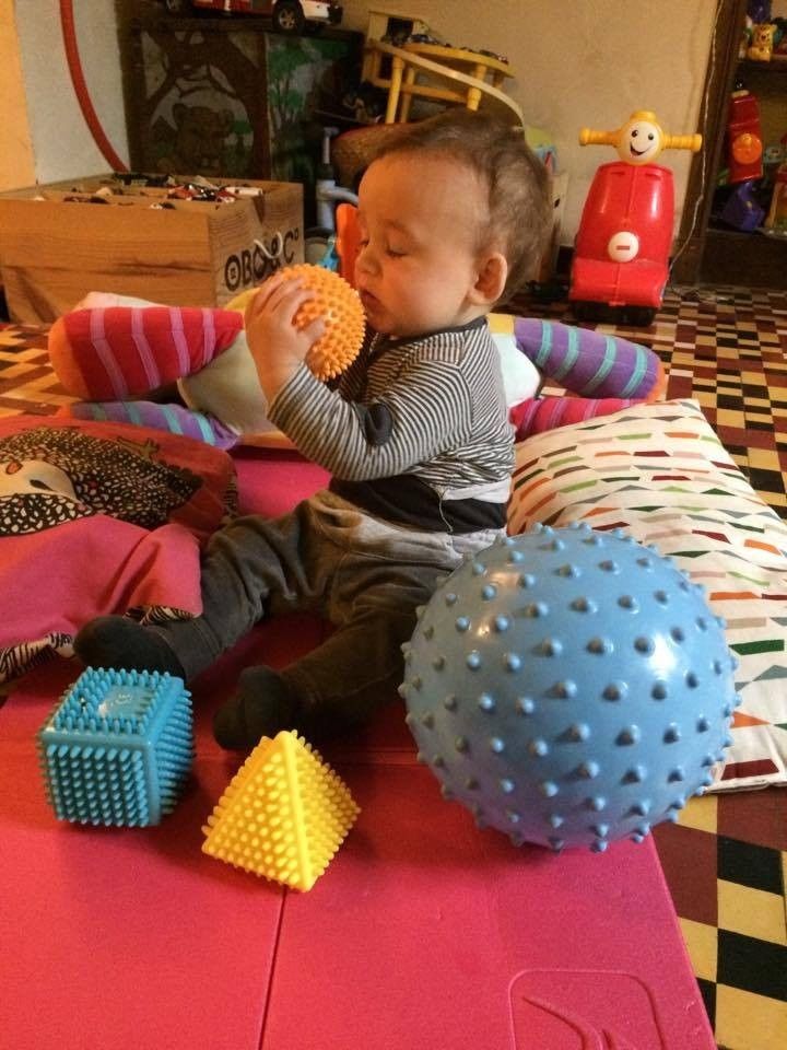 jouet sensoriel bébé