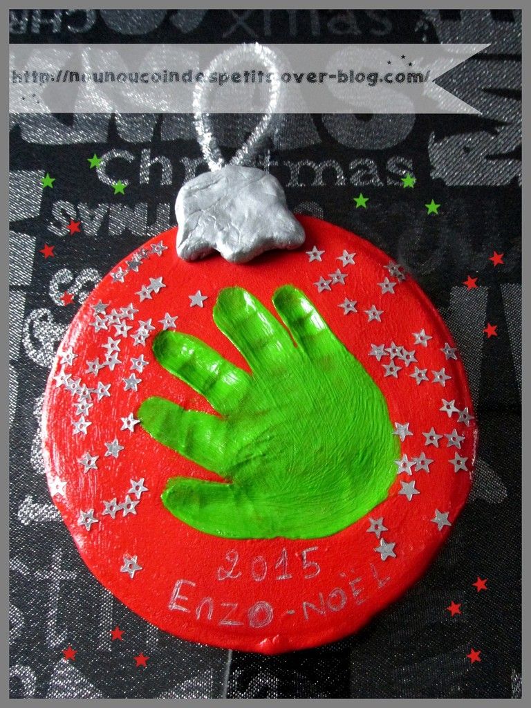 Boule de Noel empreinte de main bébé .. - Le blog de nounoucoindespetits