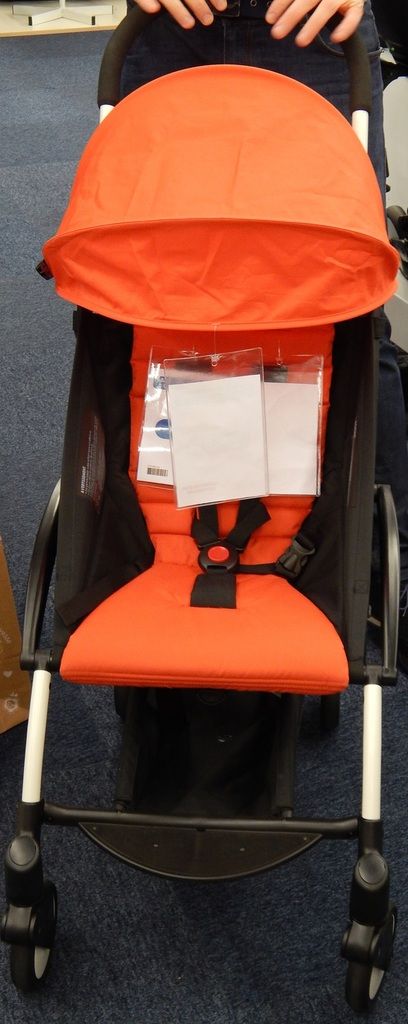 poussette yoyo autour de bebe