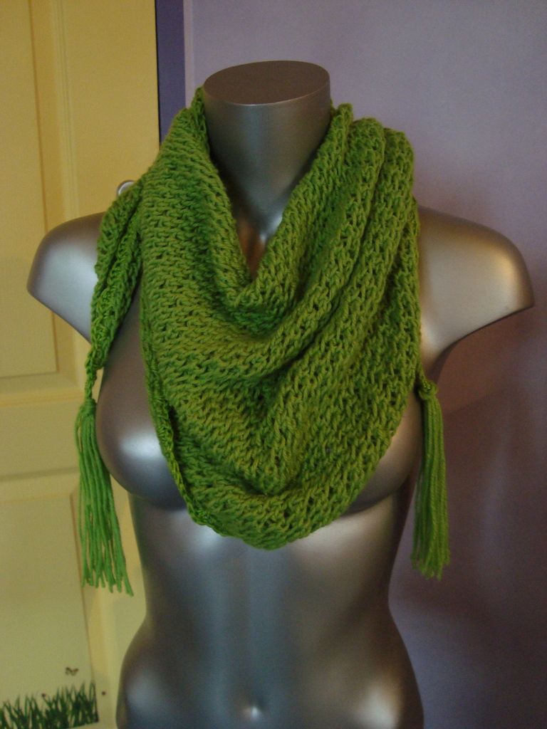 Chèche Châle vert en laine point fantaisie finition crochetée coton avec  pompons - De fil en aiguille de maille en maille
