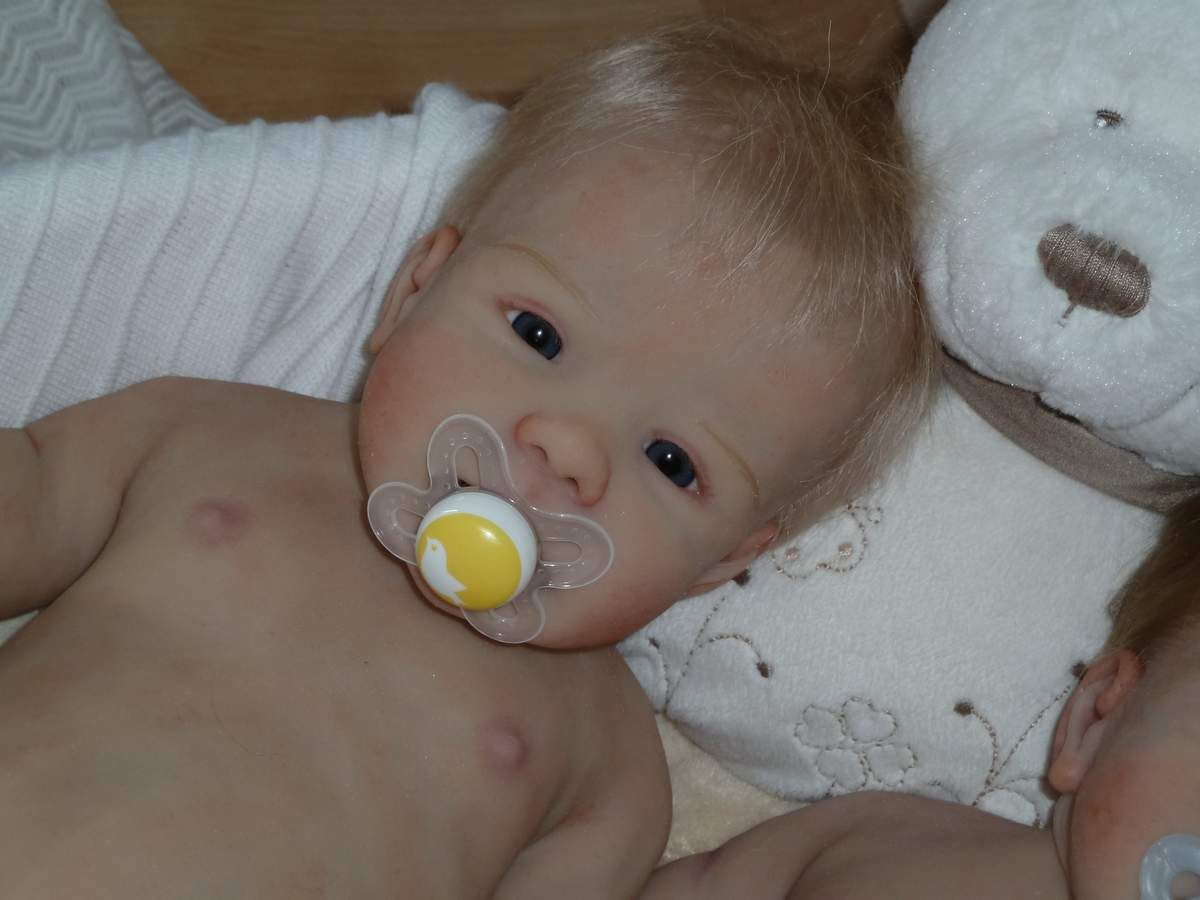 bébé reborn en silicone souple a adopter