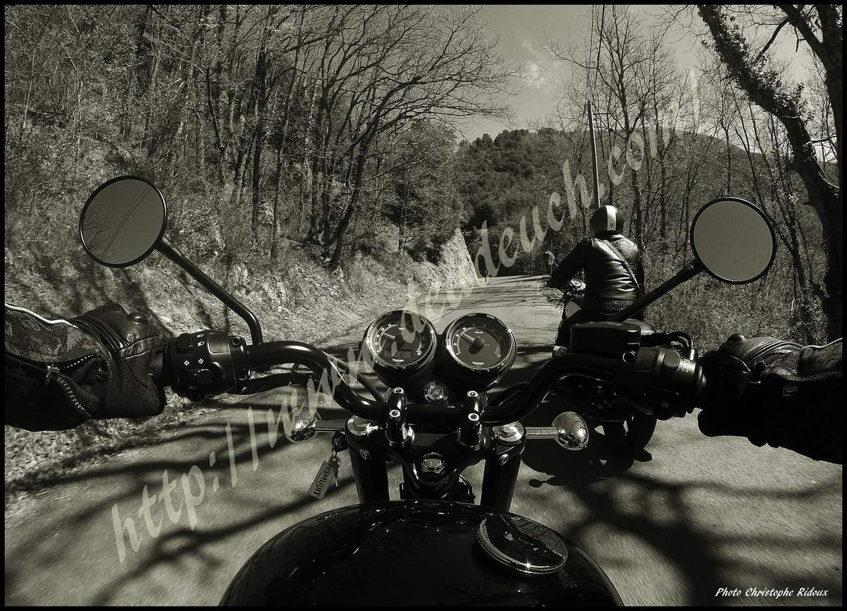 Essai Longue Durée De La Triumph Bonneville T100 Et De La Triumph