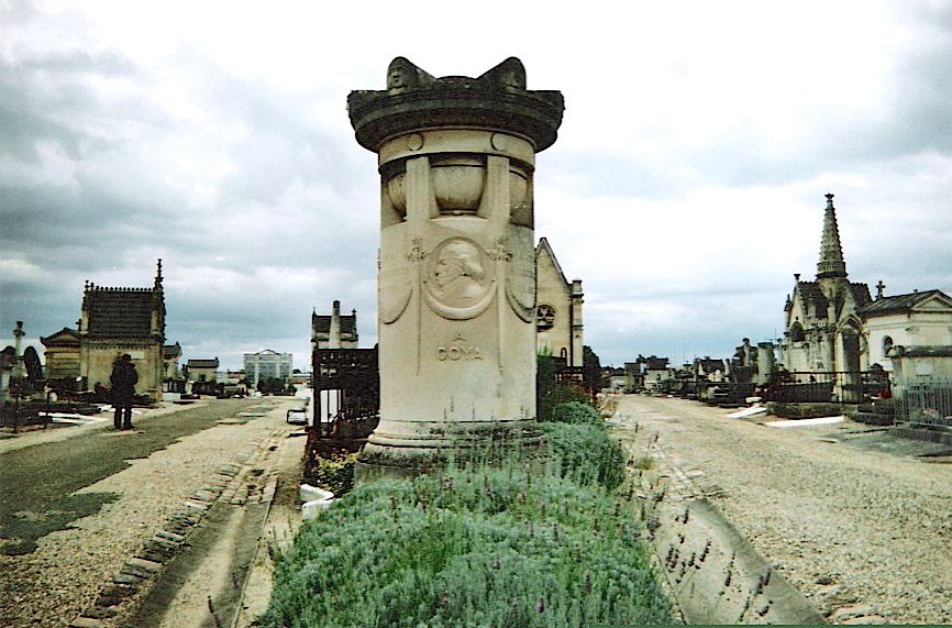 Bordeaux, cimetière de la Chartreuse (29/08/2006) ; Sidi Bou Saïd (14/07/2007)