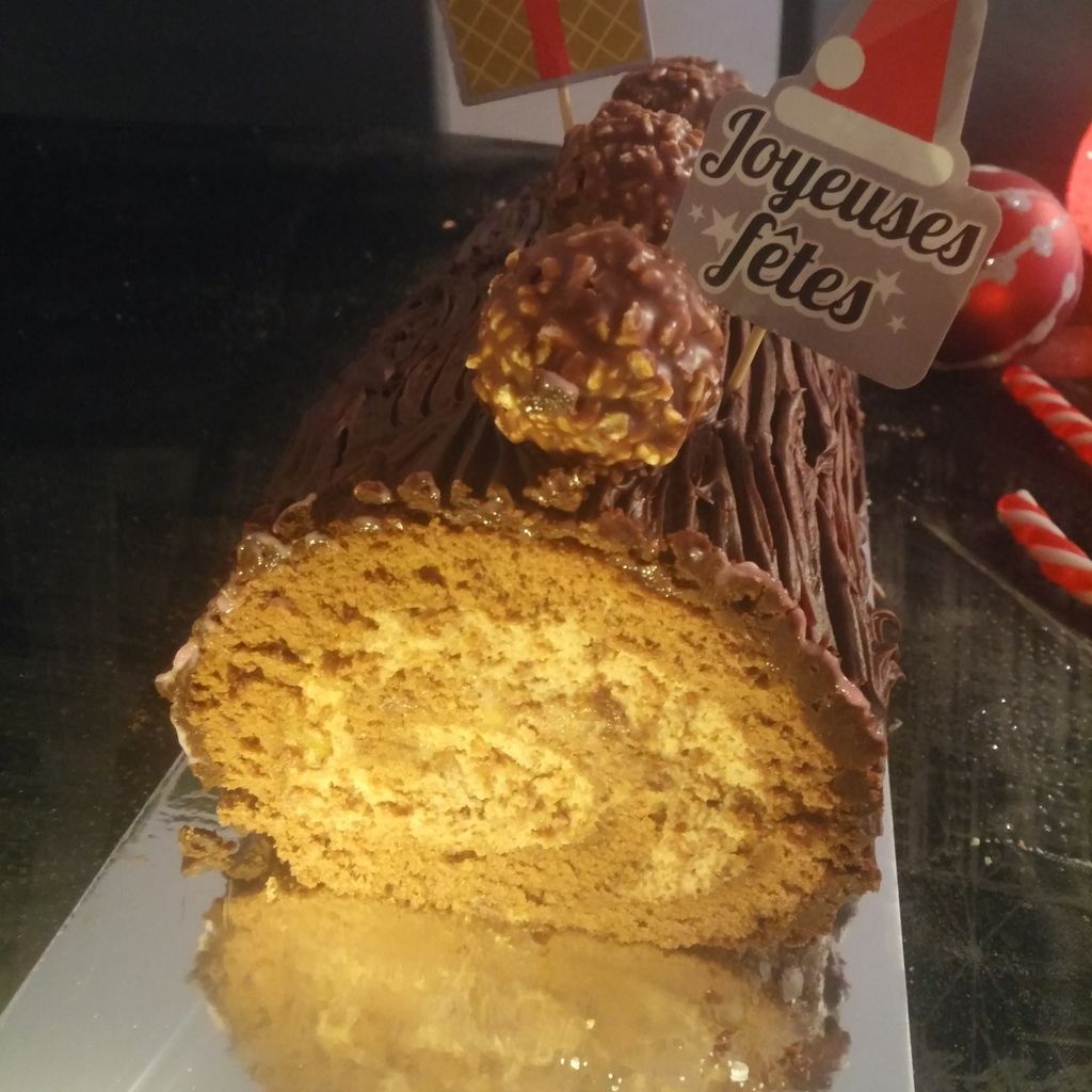 Bûche aux Ferrero Rochers au Companion