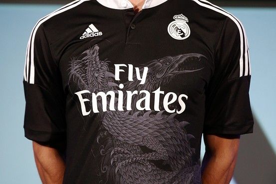 tenue de foot Real Madrid noir tenue de foot Real Madrid noir