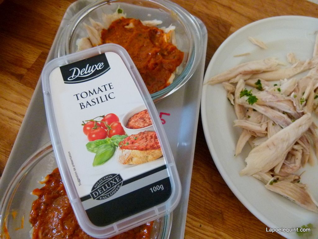 Terrine de raie en gelée, purée de tomatebasilic La Poêle Qui Rit