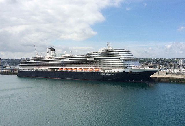 Le Koningsdam reste finalement deux jours à quai