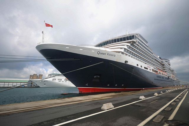 Le Queen Victoria au quai de Normandie