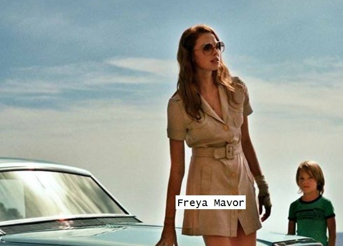 Ou A Ete Tourne Le Film Pension Complete LA DAME DANS L'AUTO AVEC DES LUNETTES ET UN FUSIL - ACTERIEUR DU CINEMA