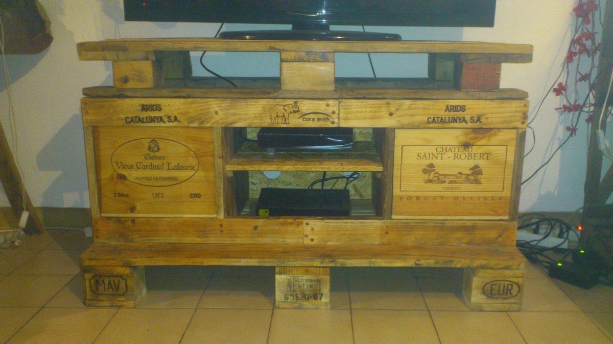 Meuble Tv En Palette De Bois : meuble tv en bois de palette et tiroirs caisse a vin, chiffonier en Meuble Tv En Palette De Bois : meuble tv en bois de palette et tiroirs caisse a vin, chiffonier en