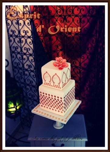 Wedding cake Oriental blanc et or