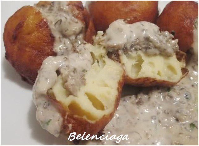 buñuelos de patata con setas