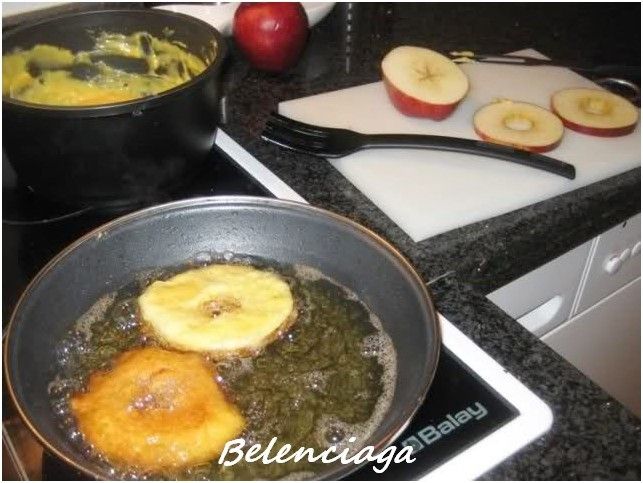 buñuelos de manzana con pasas