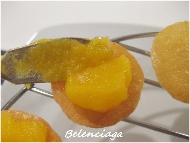 bocaditos mazapan yema