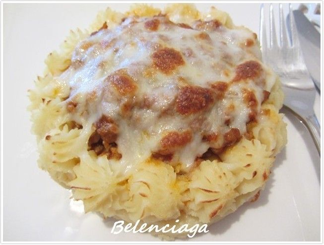 Tarttaletas de pure y boloñesa