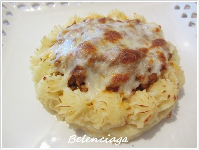 Tarttaletas de pure y boloñesa