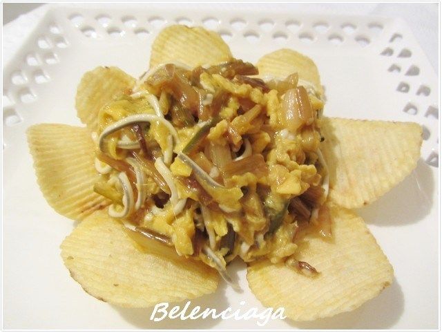 revuelto de calçots y gulas.