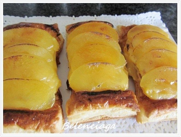 pasteles de crema y manzana