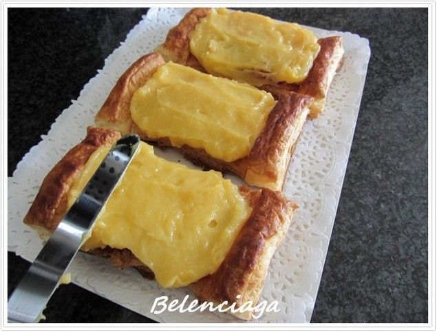 pasteles de crema y manzana